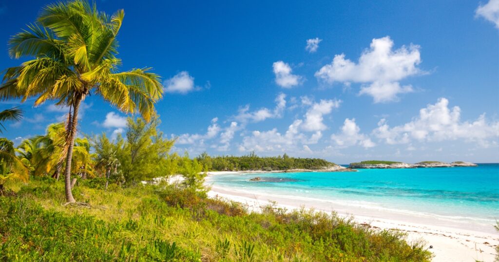 Charter Yacht Loon destination Great Guana Cay