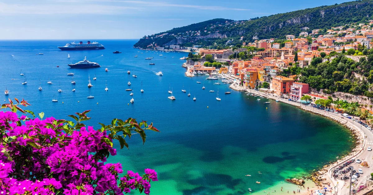 Yacht charter in the French Riviera